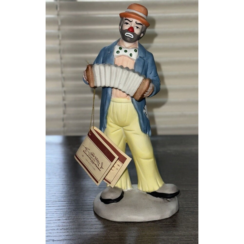 Emmett Kelly Jr. Collection Vintage Clown With Accordion Figurine Flambro 1984‎